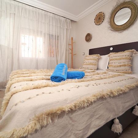 Waves Hunter Surf House Bed & Breakfast Agadir Eksteriør bilde