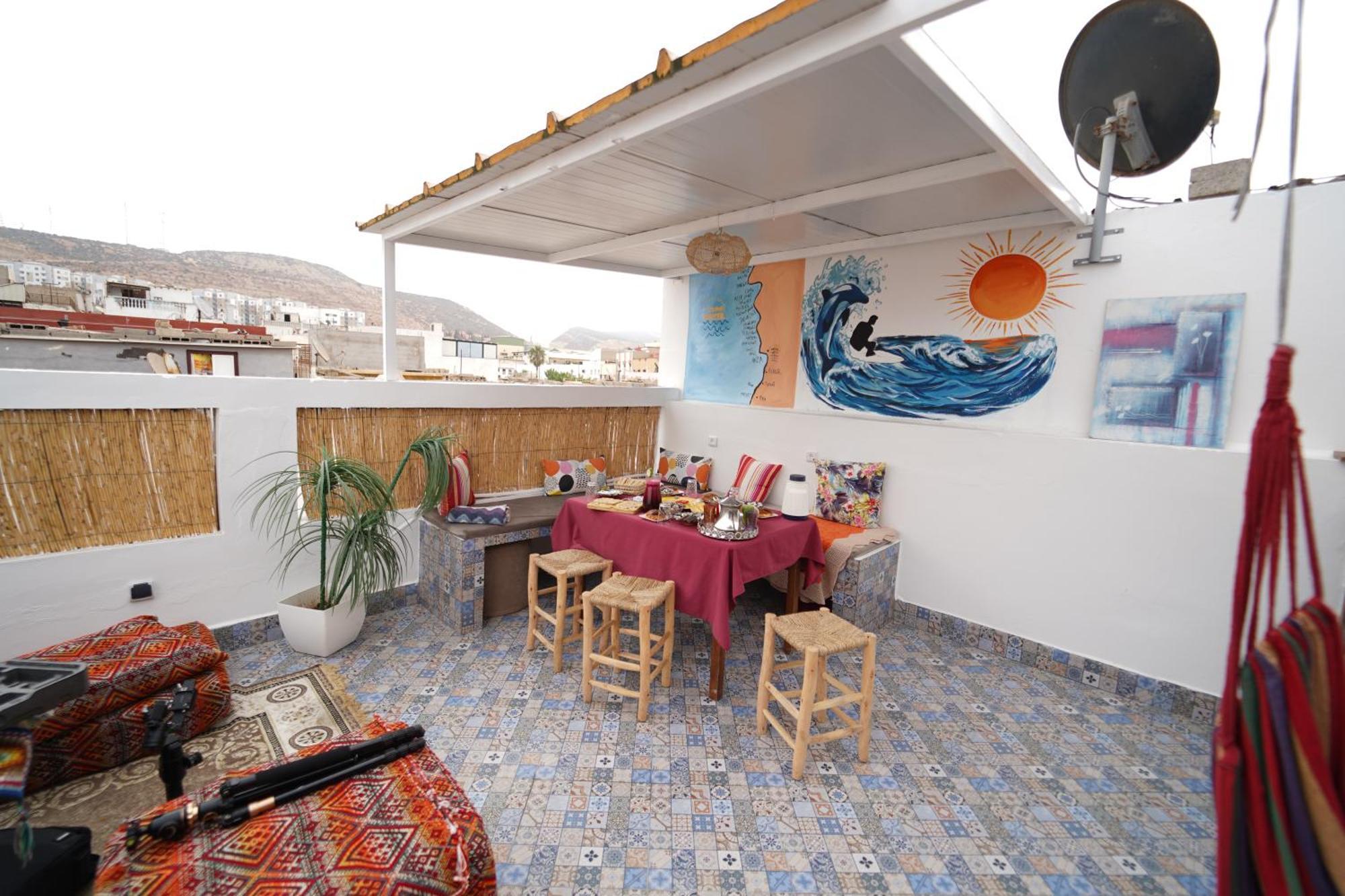 Waves Hunter Surf House Bed & Breakfast Agadir Eksteriør bilde