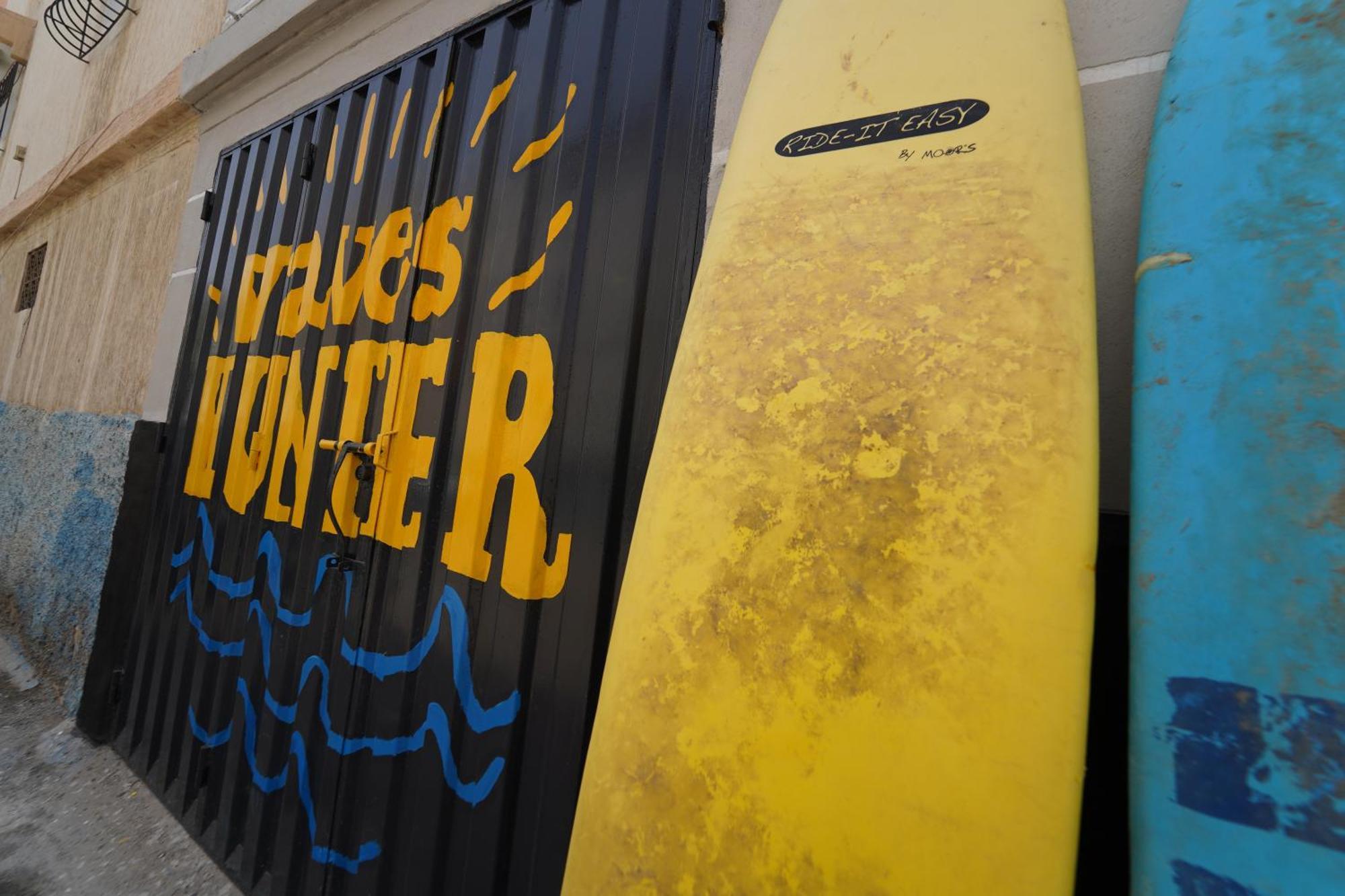 Waves Hunter Surf House Bed & Breakfast Agadir Eksteriør bilde