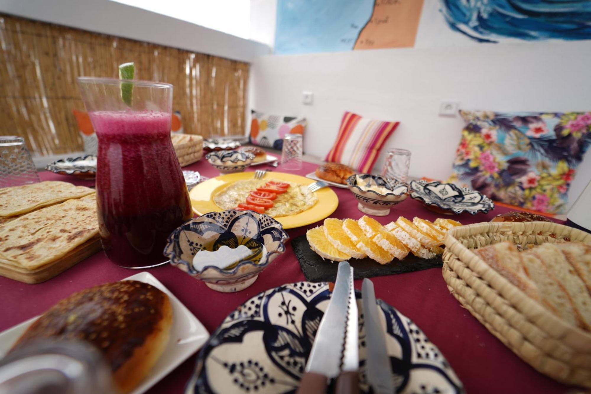 Waves Hunter Surf House Bed & Breakfast Agadir Eksteriør bilde