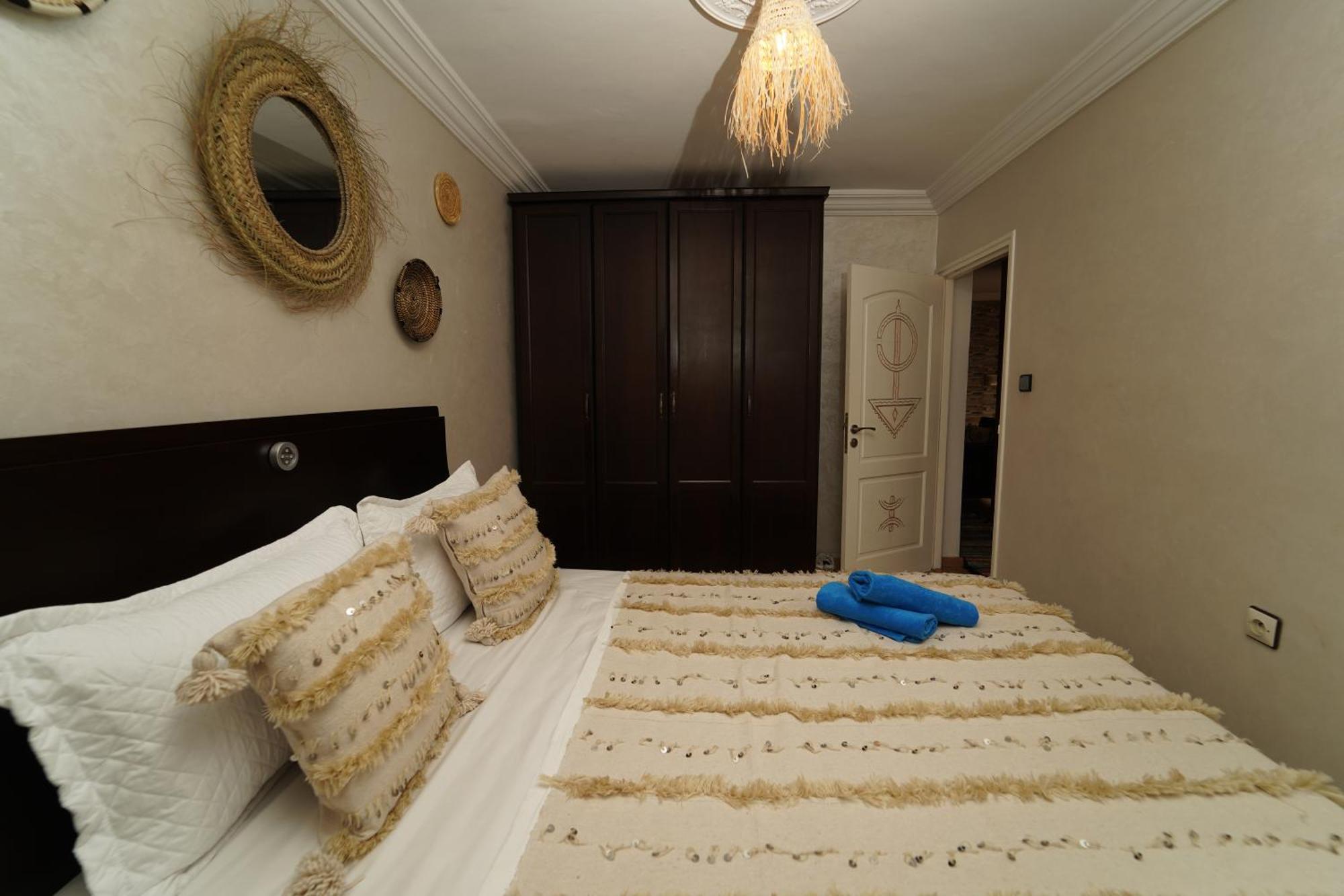 Waves Hunter Surf House Bed & Breakfast Agadir Eksteriør bilde