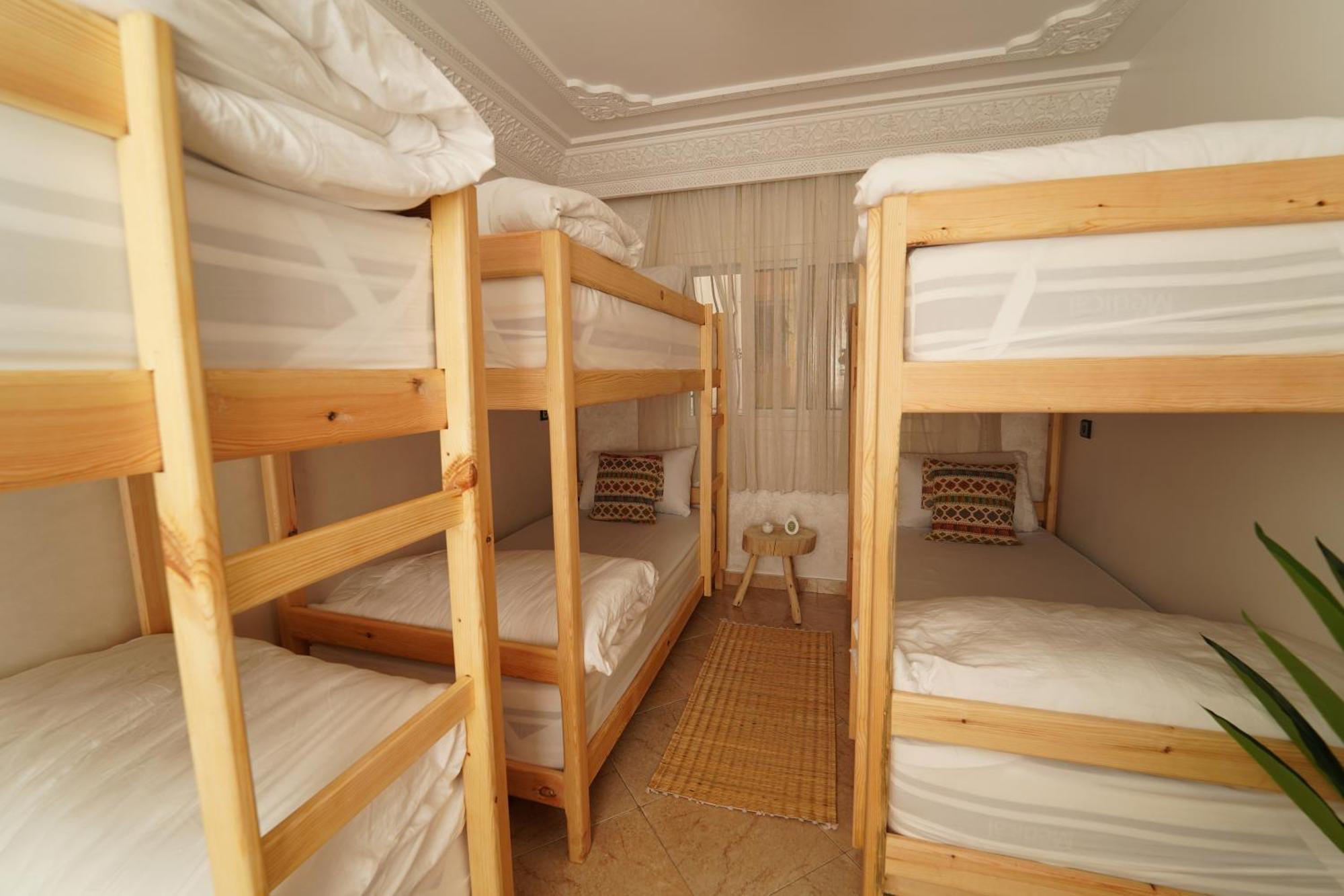 Waves Hunter Surf House Bed & Breakfast Agadir Eksteriør bilde