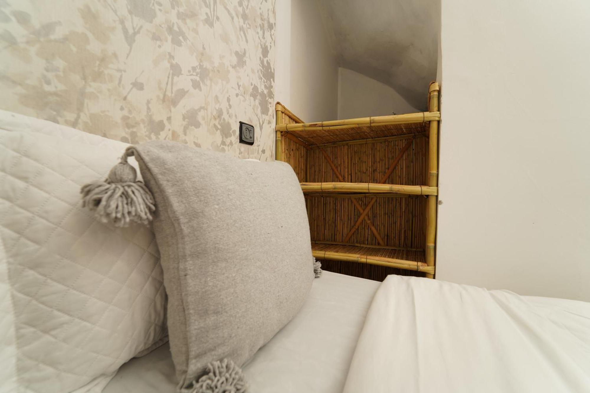 Waves Hunter Surf House Bed & Breakfast Agadir Eksteriør bilde