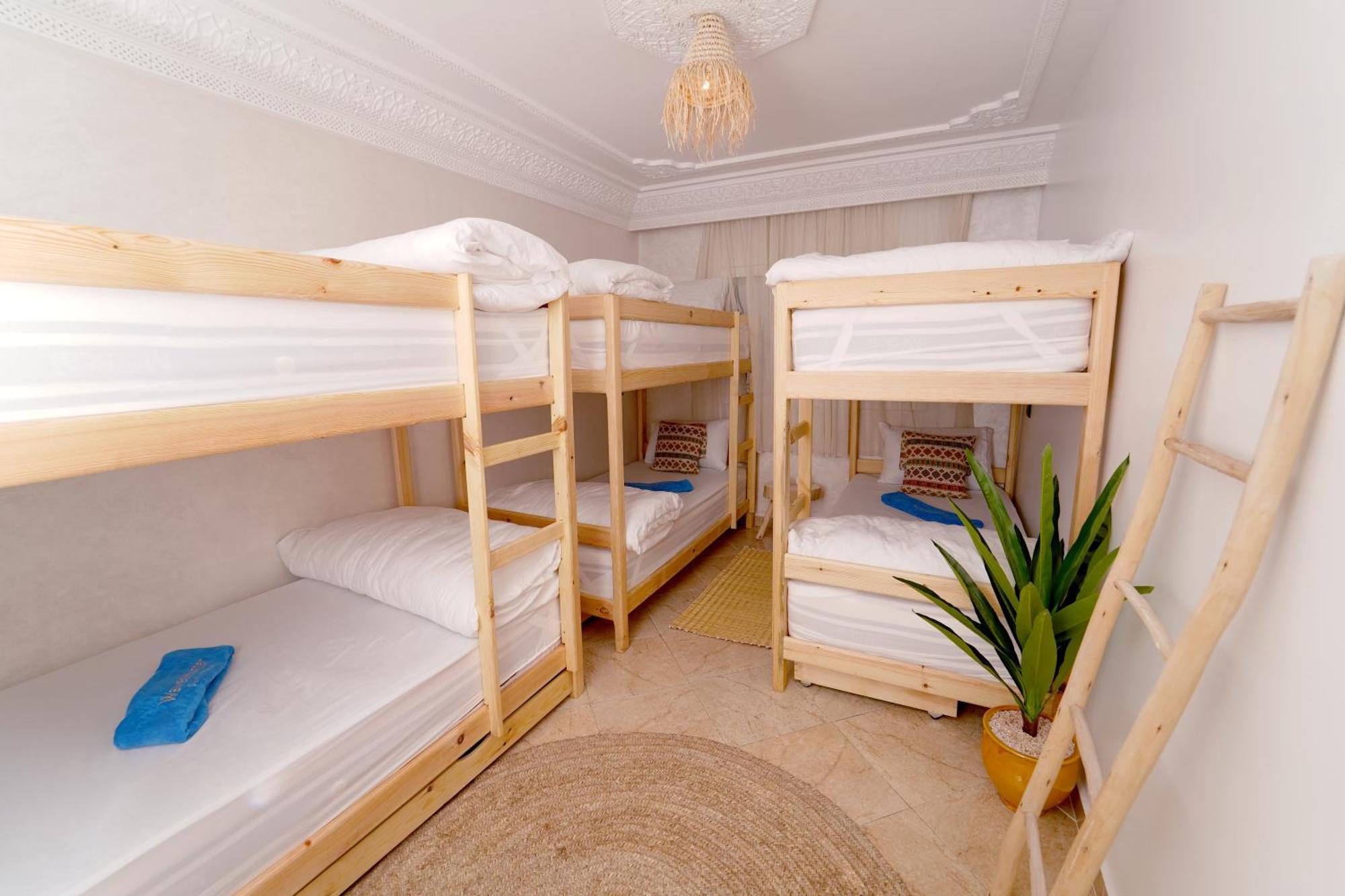 Waves Hunter Surf House Bed & Breakfast Agadir Eksteriør bilde