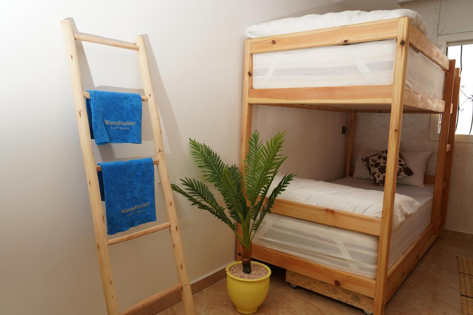 Waves Hunter Surf House Bed & Breakfast Agadir Eksteriør bilde