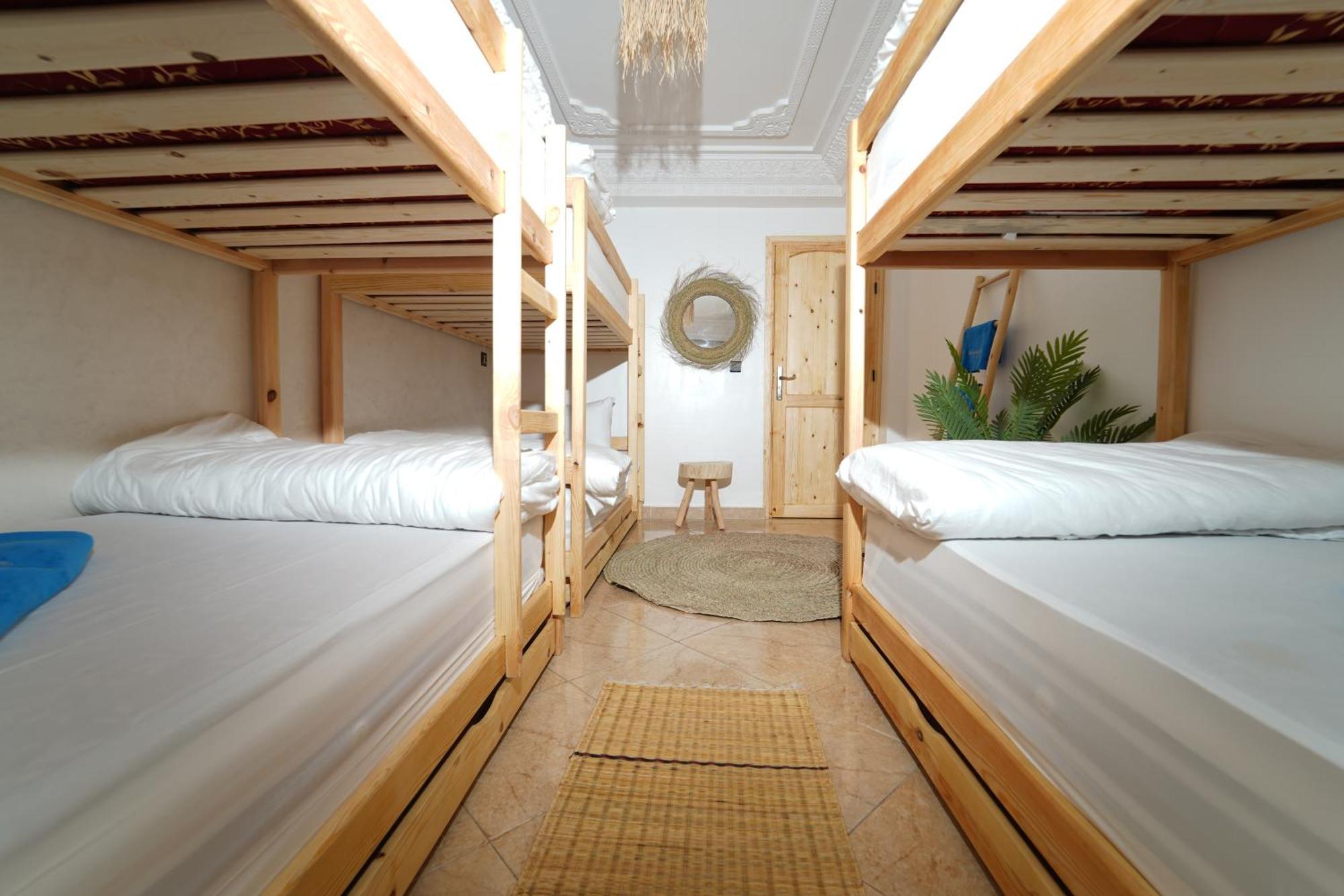 Waves Hunter Surf House Bed & Breakfast Agadir Eksteriør bilde